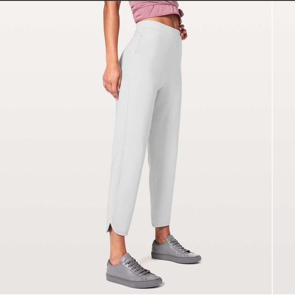 38. Lululemon Every Moment Pant 26" - Picture 8 of 11